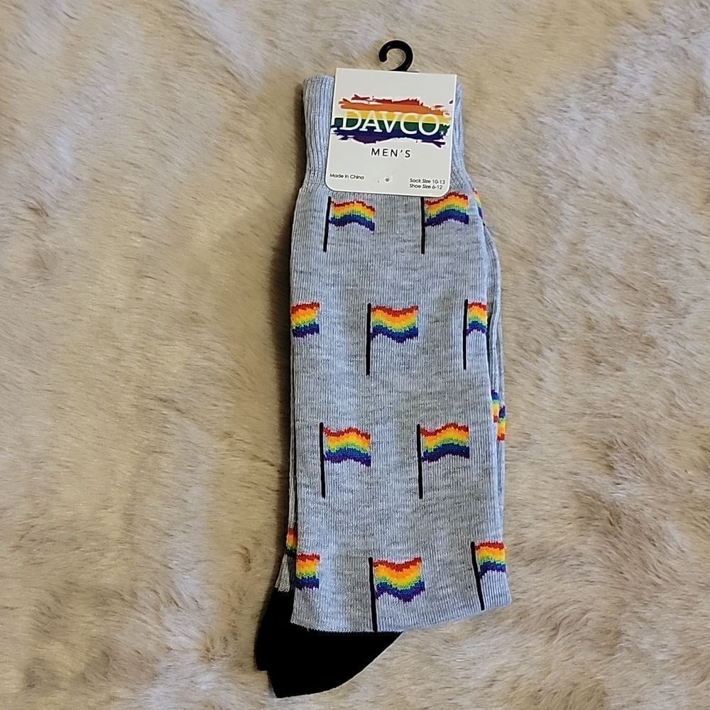 MEN'S DAVCO GRAY RAINBOW FLAGS CREW SOCKS, NEW!